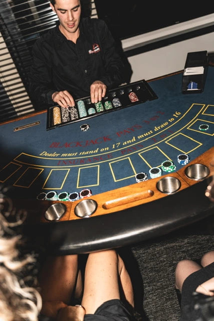 Blackjack croupier huisfeest