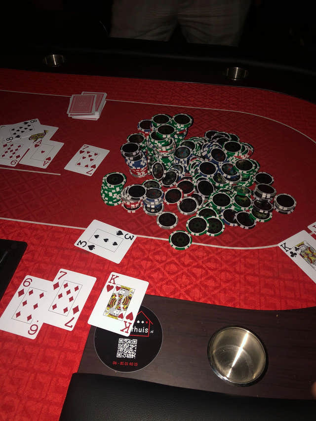 Poker croupier huren