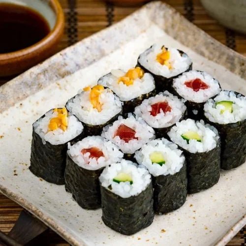 Maki sushi roll trio komkommer/avocado/zalm (12 stuks)