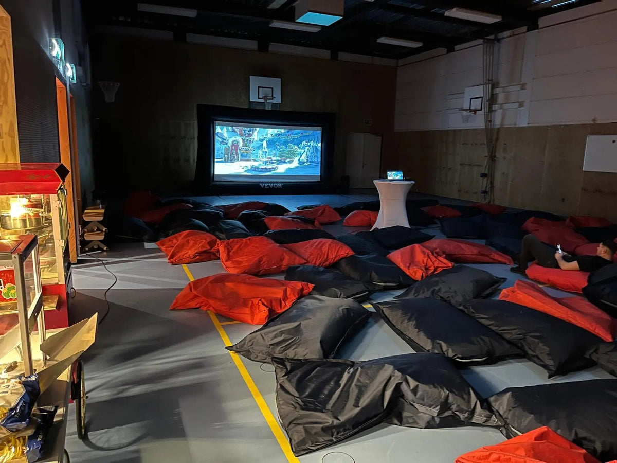 Outdoor movie night op locatie - Uitjesthuis