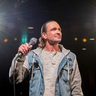 Stand - up comedy show op locatie - Uitjesthuis