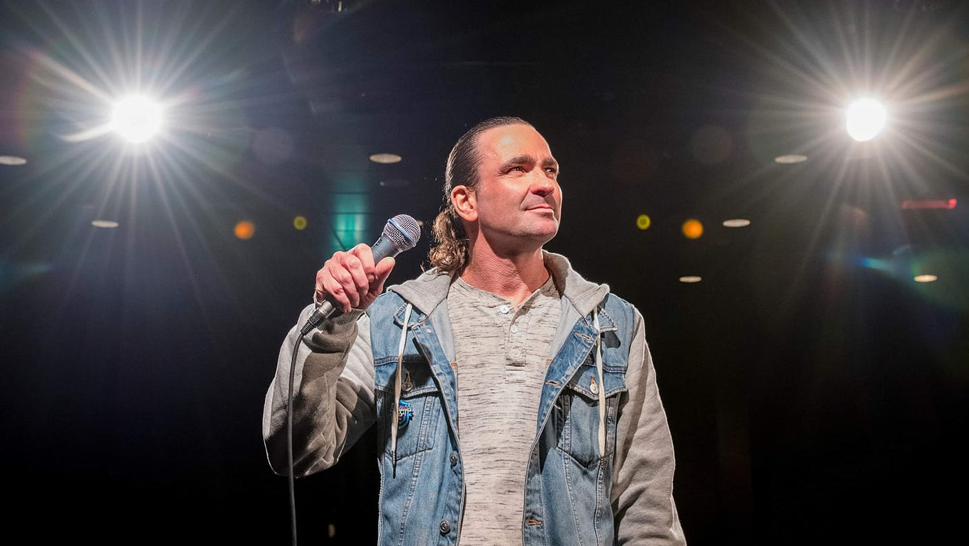 Stand - up comedy show op locatie - Uitjesthuis