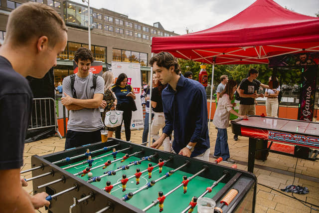 Voetbaltafel huren - Uitjesthuis